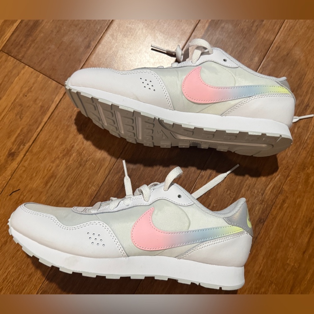 Nike Girls White and Pink Sneakers 5y